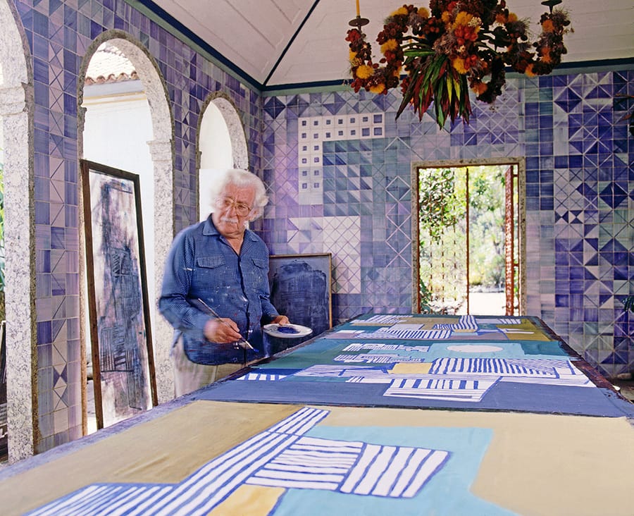 Roberto Burle Marx em sua casa nos anos 80